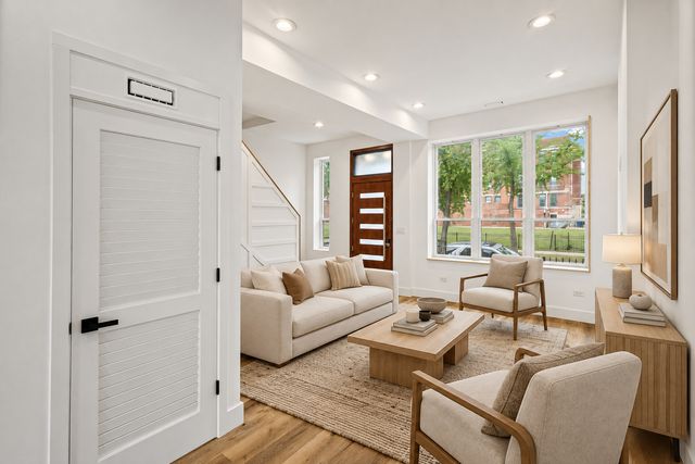 707 S Tripp Avenue, Chicago, IL 60624