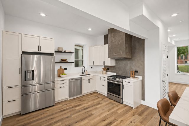 707 S Tripp Avenue, Chicago, IL 60624