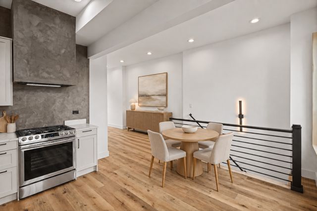 707 S Tripp Avenue, Chicago, IL 60624