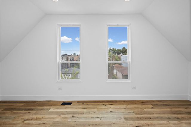 707 S Tripp Avenue, Chicago, IL 60624