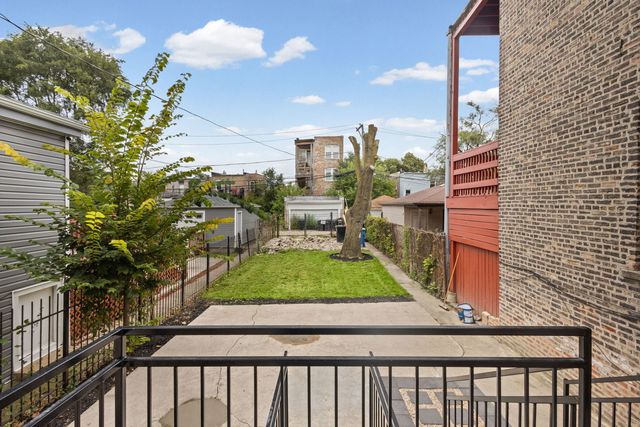 707 S Tripp Avenue, Chicago, IL 60624