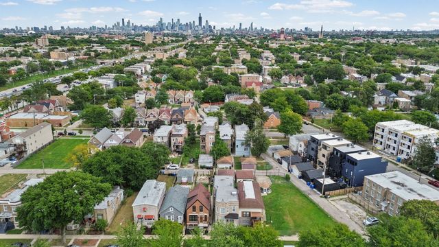 707 S Tripp Avenue, Chicago, IL 60624