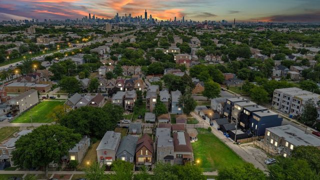 707 S Tripp Avenue, Chicago, IL 60624