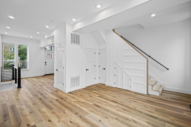 707 S Tripp Avenue, Chicago, IL 60624