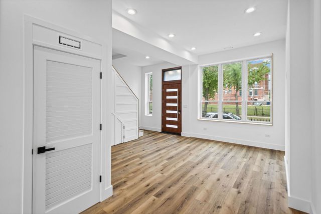 707 S Tripp Avenue, Chicago, IL 60624