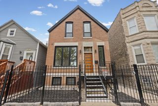 707 S Tripp Avenue, Chicago, IL 60624