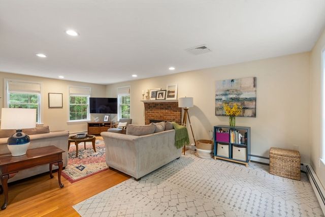1521 Washington Street, Walpole, MA 02081