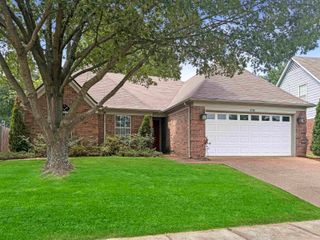 9208 FLETCHER WOOD DR, Memphis, TN 38016