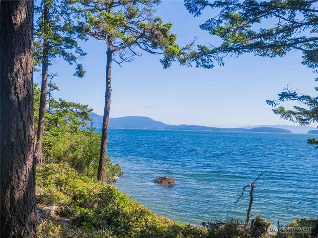 755 Ferry Road, Lopez Island, WA 98261