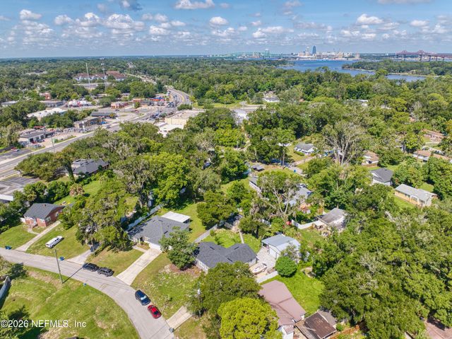 1350 RIVER HILLS Circle E, Jacksonville, FL 32211