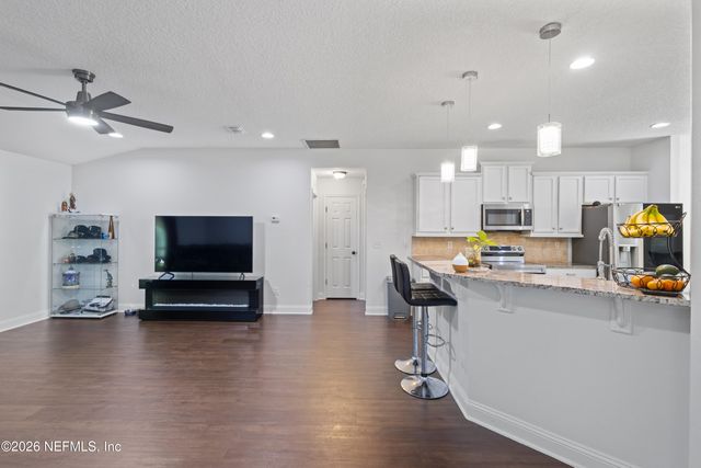 1350 RIVER HILLS Circle E, Jacksonville, FL 32211