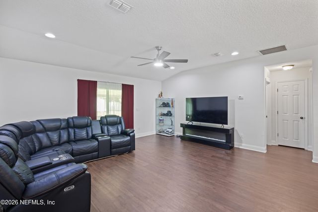 1350 RIVER HILLS Circle E, Jacksonville, FL 32211