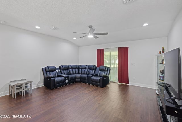1350 RIVER HILLS Circle E, Jacksonville, FL 32211