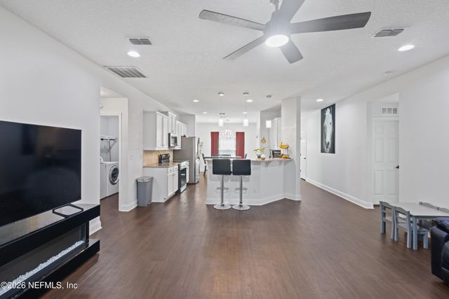 1350 RIVER HILLS Circle E, Jacksonville, FL 32211