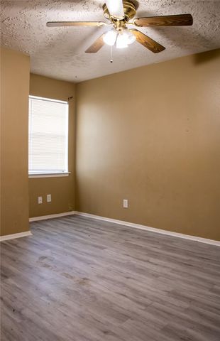 8215 Lone Bridge Lane, Humble, TX 77338