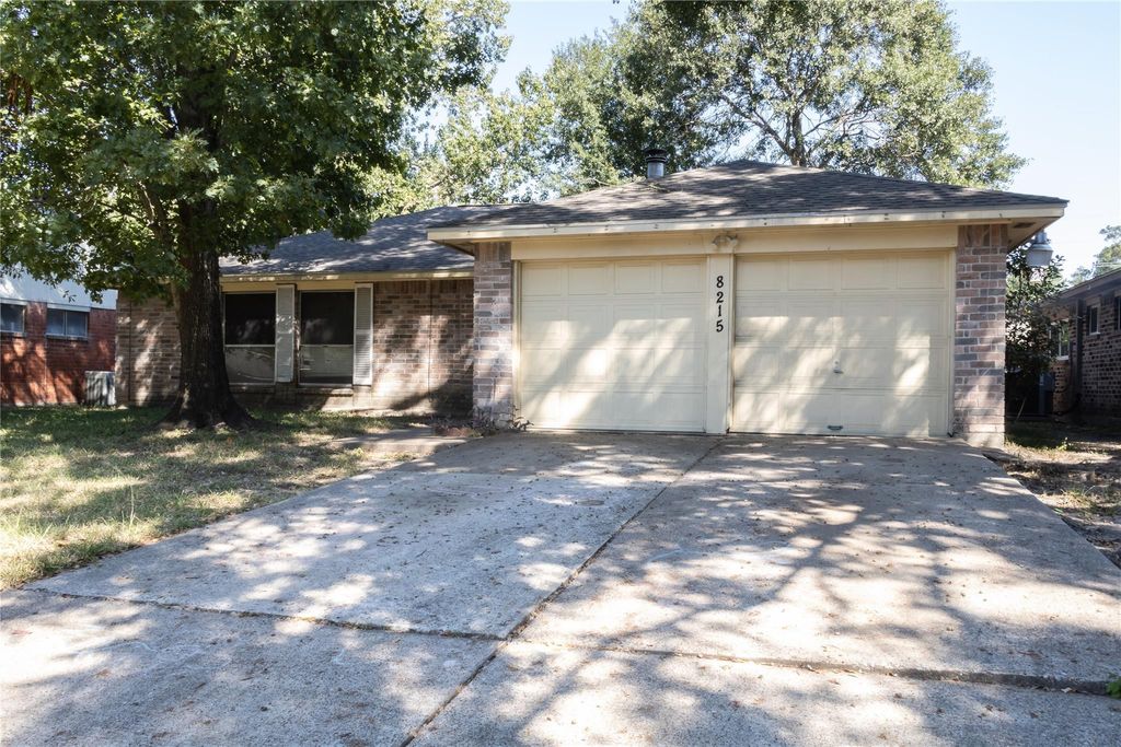 8215 Lone Bridge Lane, Humble, TX 77338