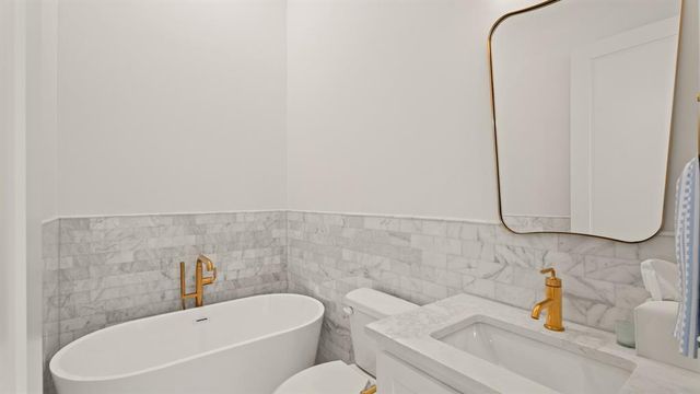13425 Creek Pointe Lane, Oklahoma City, OK 73131