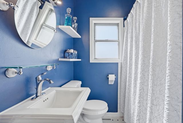 118 E Glass Ave, Spokane, WA 99207