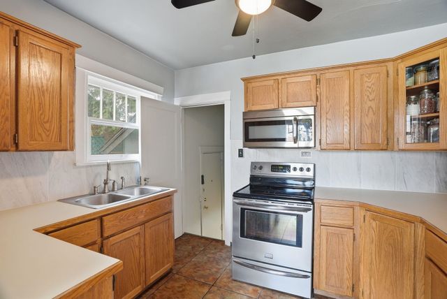 118 E Glass Ave, Spokane, WA 99207