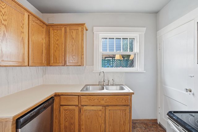 118 E Glass Ave, Spokane, WA 99207