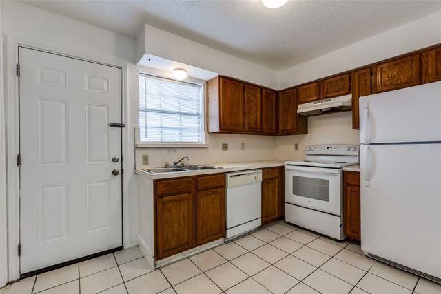 2814 Wimbledon Court C, Garland, TX 75041