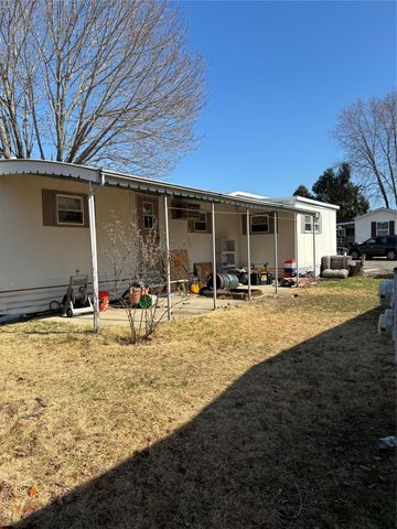 1964 River Road 96, Calverton, NY 11933