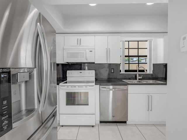1322 SW 26th Ter, Fort Lauderdale, FL 33312