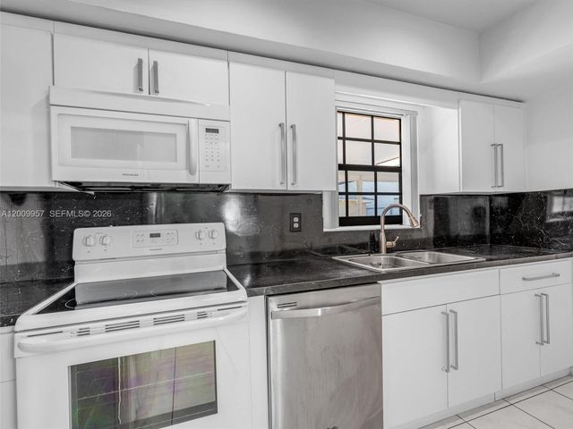 1322 SW 26th Ter, Fort Lauderdale, FL 33312