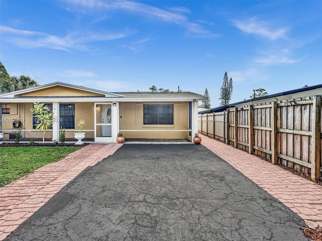 1322 SW 26th Ter, Fort Lauderdale, FL 33312