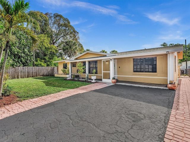 1322 SW 26th Ter, Fort Lauderdale, FL 33312