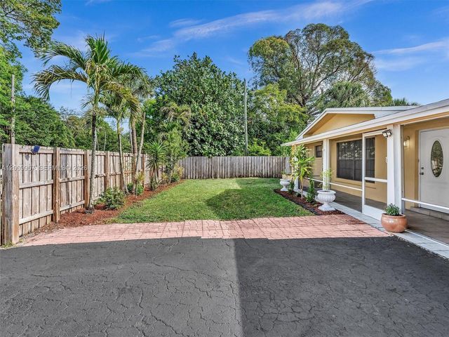 1322 SW 26th Ter, Fort Lauderdale, FL 33312