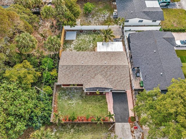 1322 SW 26th Ter, Fort Lauderdale, FL 33312