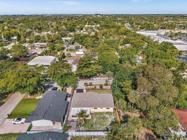 1322 SW 26th Ter, Fort Lauderdale, FL 33312