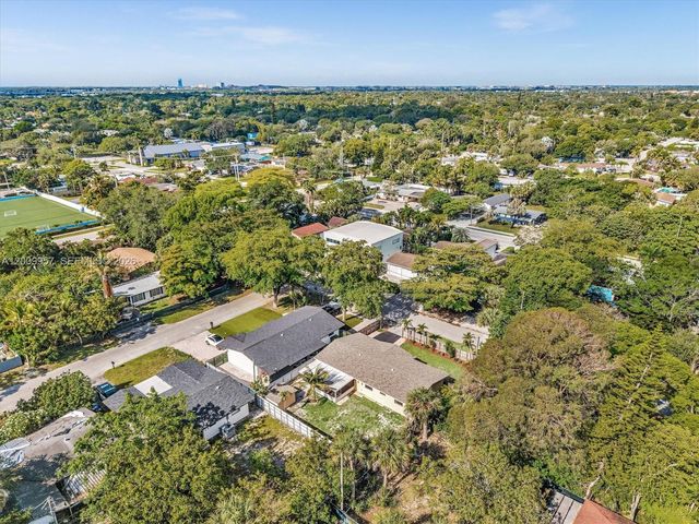 1322 SW 26th Ter, Fort Lauderdale, FL 33312