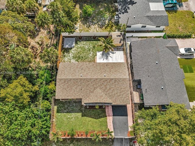 1322 SW 26th Ter, Fort Lauderdale, FL 33312