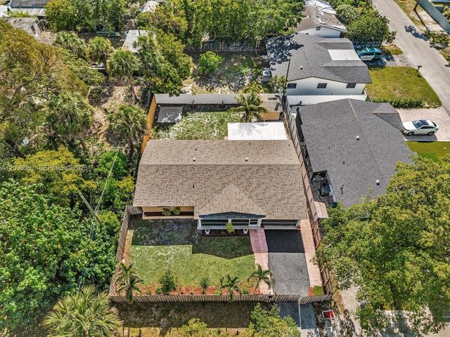 1322 SW 26th Ter, Fort Lauderdale, FL 33312