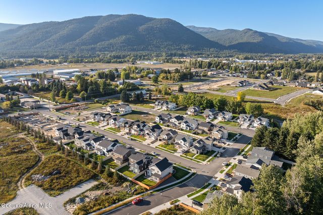627 MOSCOW ST, Sandpoint, ID 83864