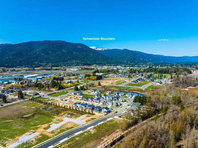 627 MOSCOW ST, Sandpoint, ID 83864