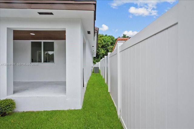 3389 NW 14th Avenue, Miami, FL 33142