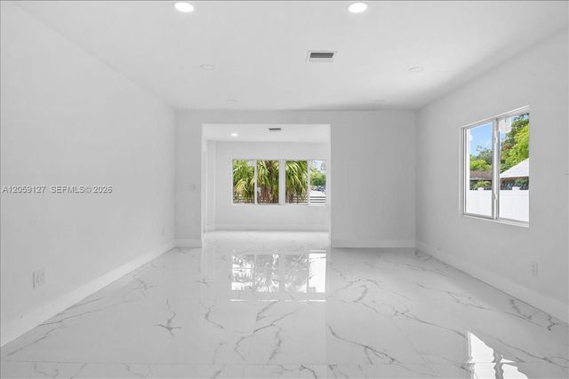 3389 NW 14th Avenue, Miami, FL 33142