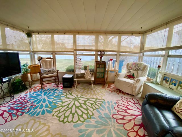 3300 Cromwell Drive, Oregon, OH 43616