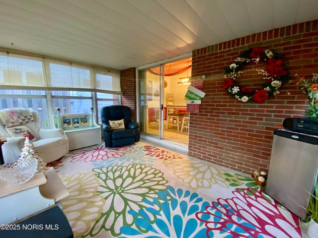 3300 Cromwell Drive, Oregon, OH 43616