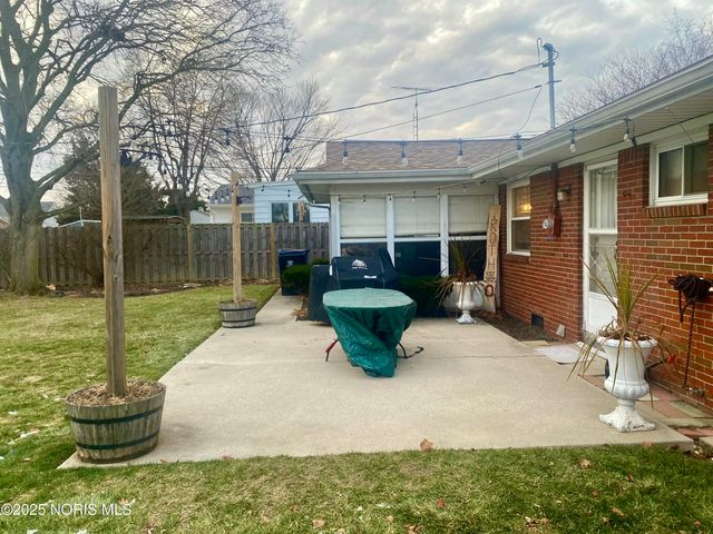 3300 Cromwell Drive, Oregon, OH 43616