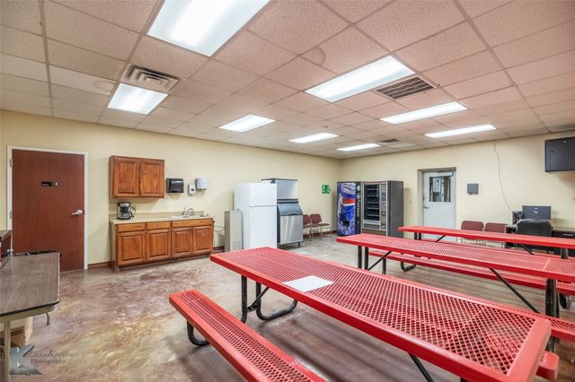 10027 Interstate 20 W, Abilene, TX 79510