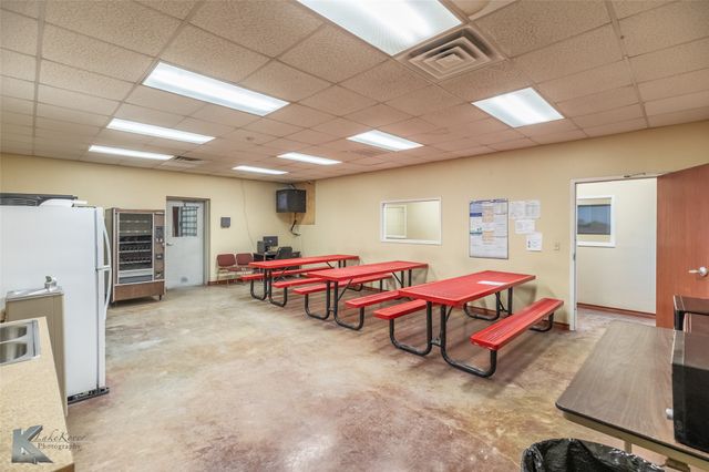 10027 Interstate 20 W, Abilene, TX 79510