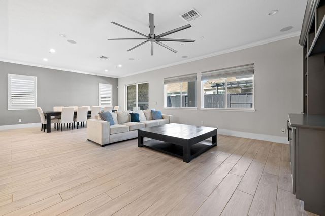 3053 Valencia St, Lodi, CA 95242