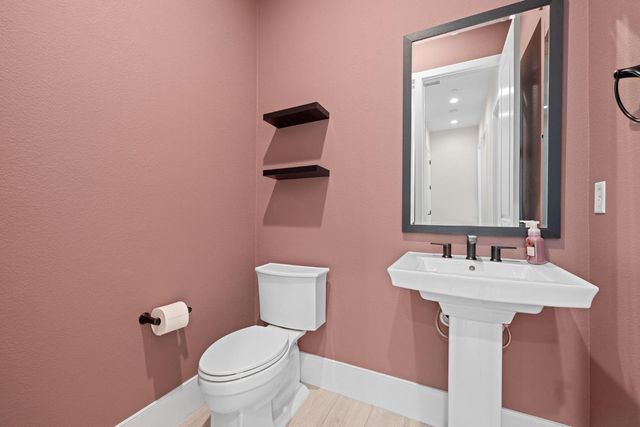 3053 Valencia St, Lodi, CA 95242