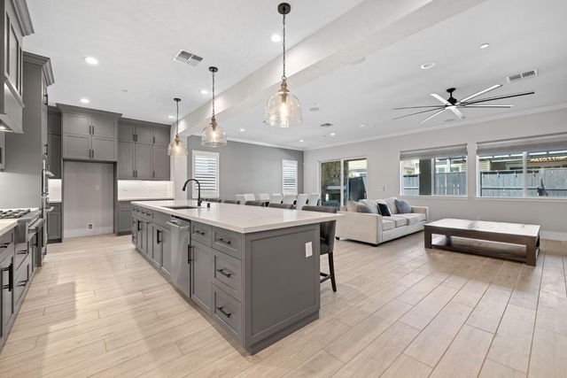 3053 Valencia St, Lodi, CA 95242