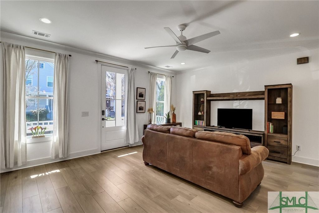 Image 11 of property listing at 1112 E 31st Street, Savannah, GA 31404