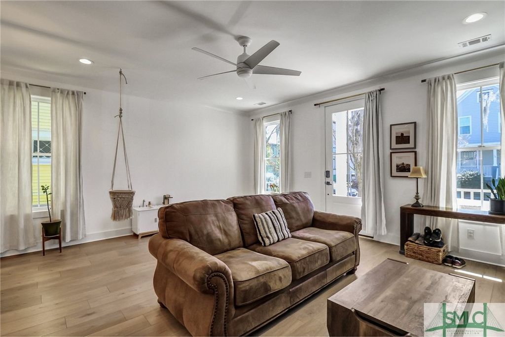 Image 12 of property listing at 1112 E 31st Street, Savannah, GA 31404